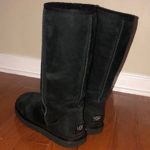Black UGG Women's Classic Tall II